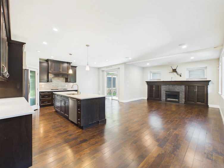 638 Austin Avenue, Coquitlam, BC, V3K 3N1 - 5