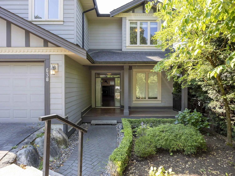 638 Austin Avenue, Coquitlam, BC, V3K 3N1 - 2