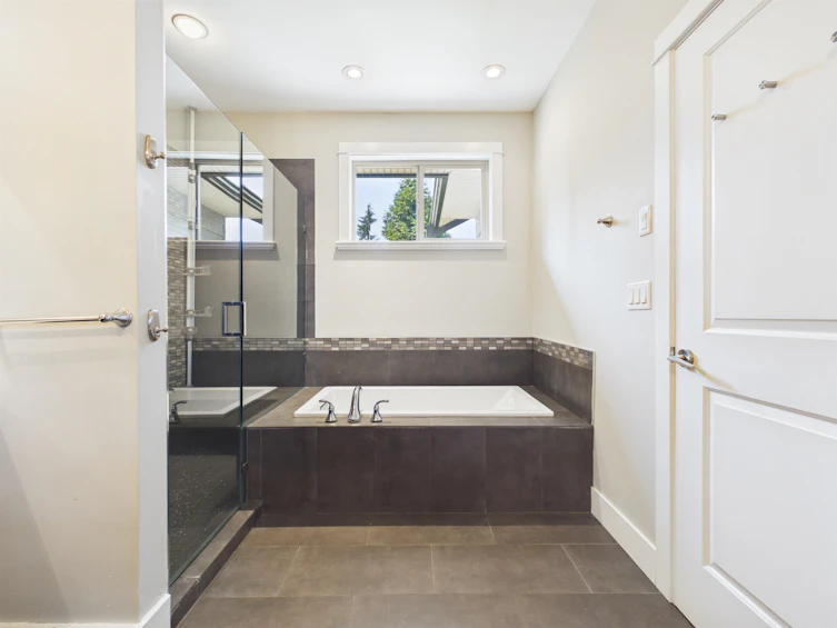 638 Austin Avenue, Coquitlam, BC, V3K 3N1 - 26