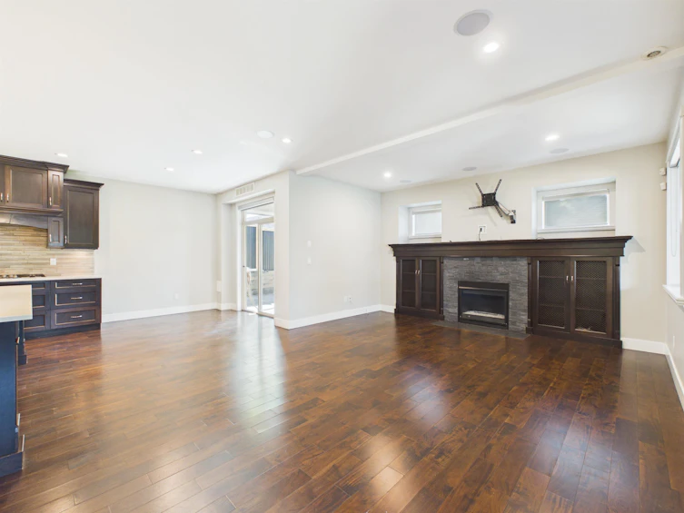 638 Austin Avenue, Coquitlam, BC, V3K 3N1 - 6
