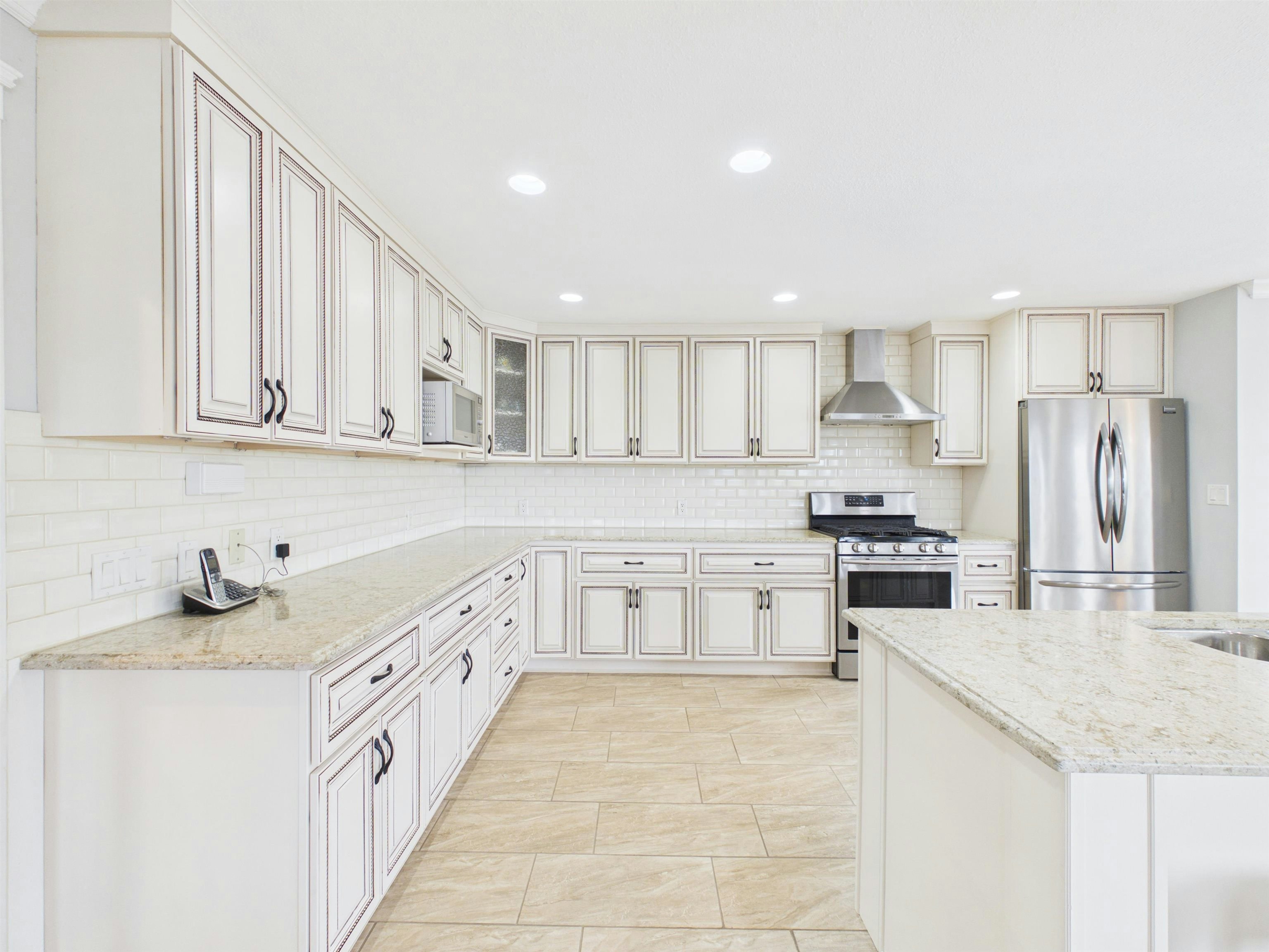 7995 Berkley Street, Burnaby, BC, V5E 4G5 - 11