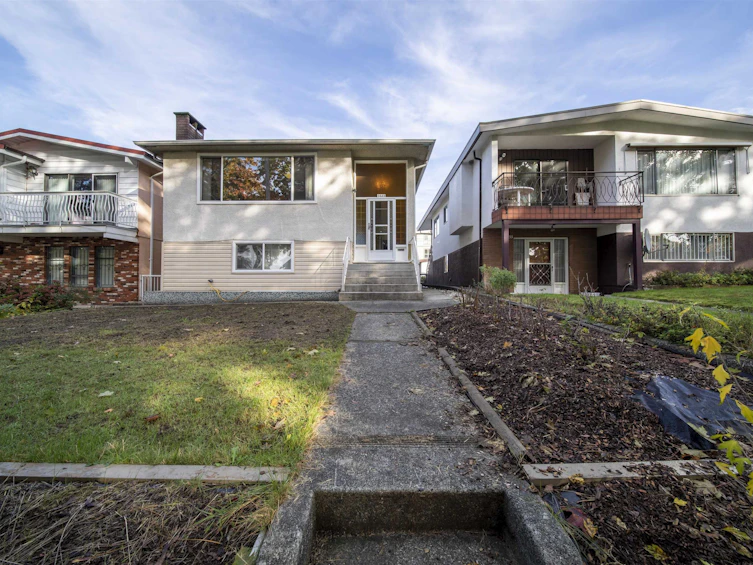3449 E Pender Street, Vancouver, BC, V5K 2C9