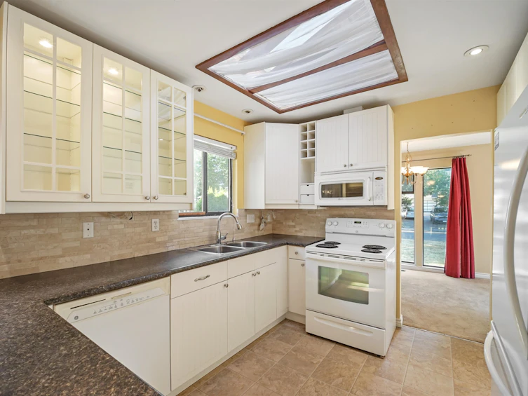 13081 61 Avenue, Surrey, BC, V3X 2H4 - 8