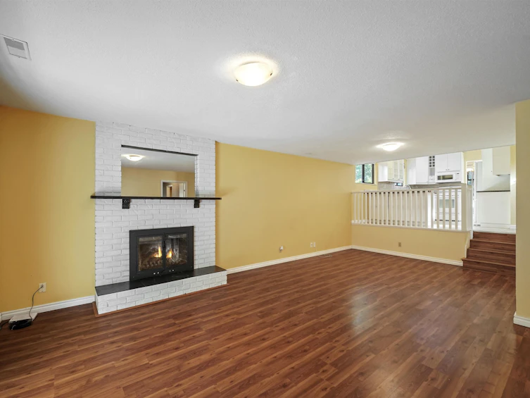 13081 61 Avenue, Surrey, BC, V3X 2H4 - 13