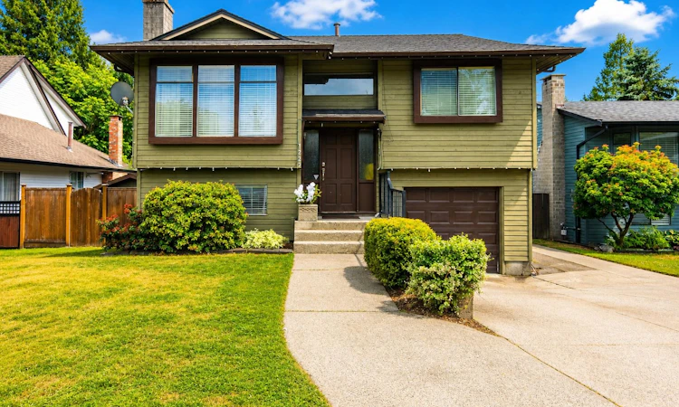 1252 Victoria Drive