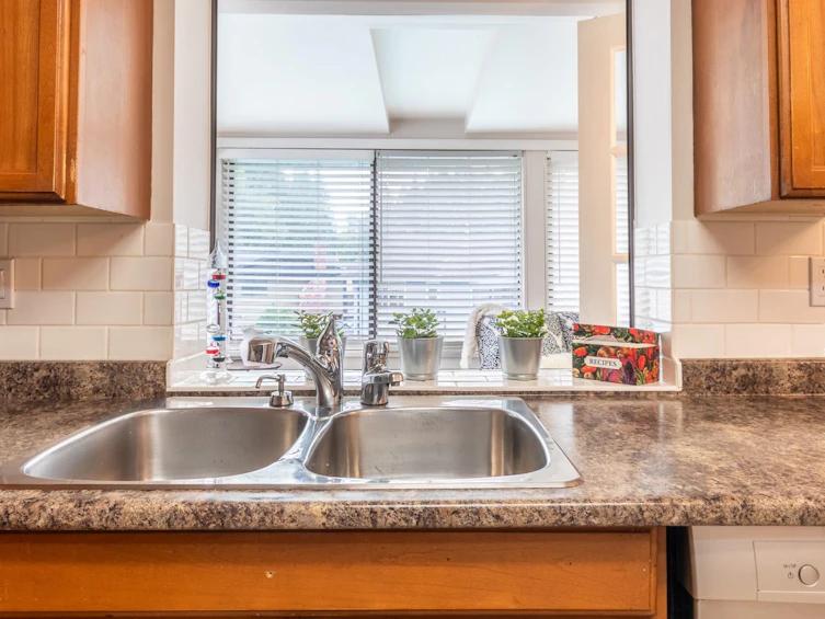 1252 Victoria Drive, Coquitlam, BC, V3B 2T9 - 8