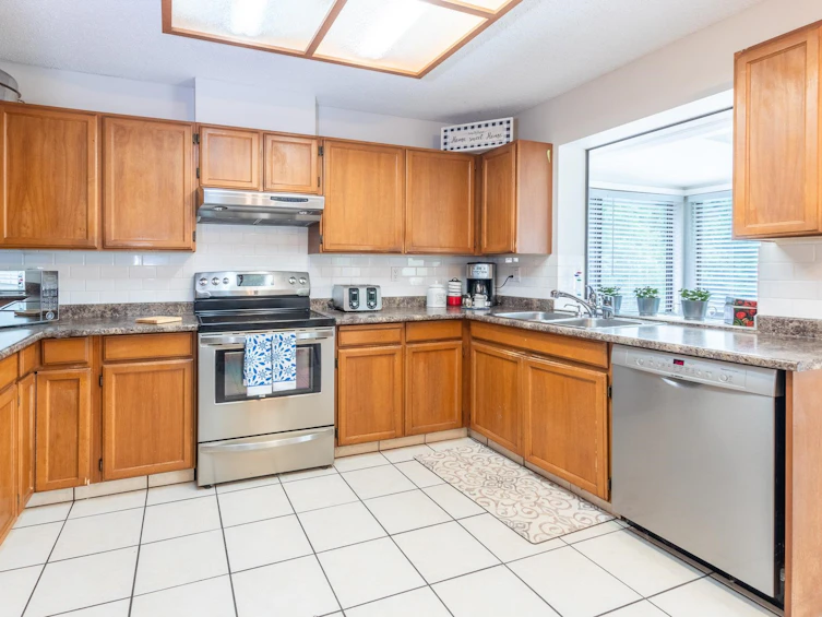 1252 Victoria Drive, Coquitlam, BC, V3B 2T9 - 6