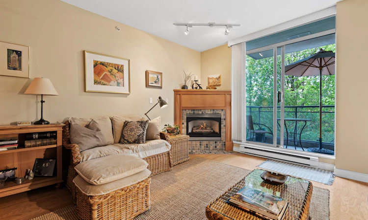 302-588 16th Street