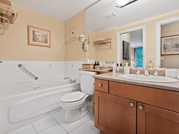 302-588 16th Street, West Vancouver, BC, V7V 3R7 - 6