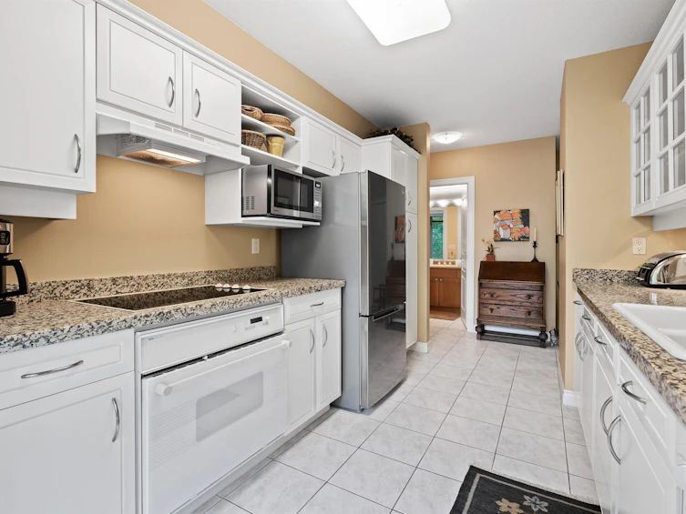 302-588 16th Street, West Vancouver, BC, V7V 3R7 - 16