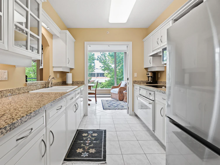 302-588 16th Street, West Vancouver, BC, V7V 3R7 - 9