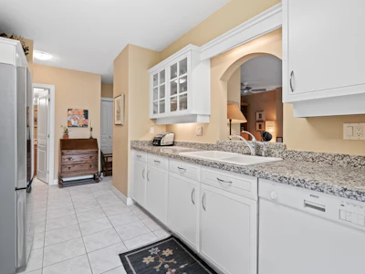 302-588 16th Street - 2