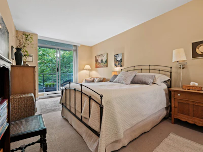 302-588 16th Street - 5