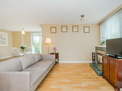 301-5860 Dover Crescent - 5