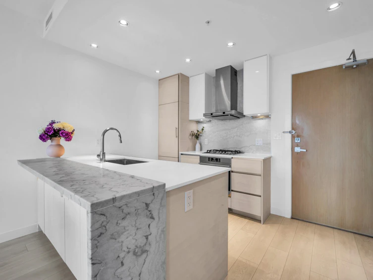 2203-6098 Station Street, Burnaby, BC, V5H 0H4 - 11