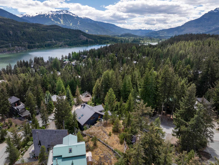 9503 Emerald Drive, Whistler, BC, V8E 0G5 - 37