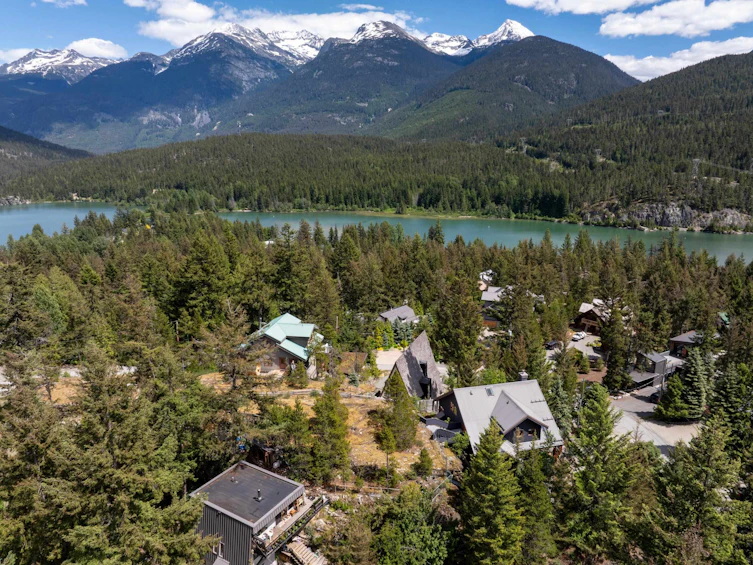 9503 Emerald Drive, Whistler, BC, V8E 0G5 - 36