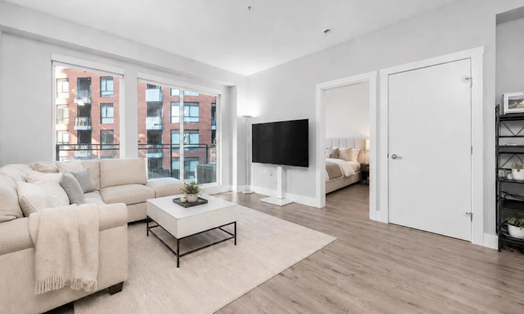 309-3588 Sawmill Crescent