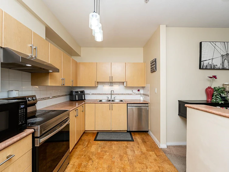 202-83 Star Crescent, New Westminster, BC, V3M 6X8 - 5