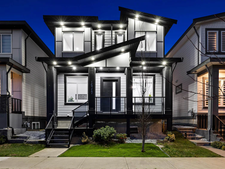 16717 15a Avenue, Surrey, BC, V3S 9X7