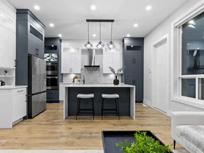 16717 15a Avenue - 3