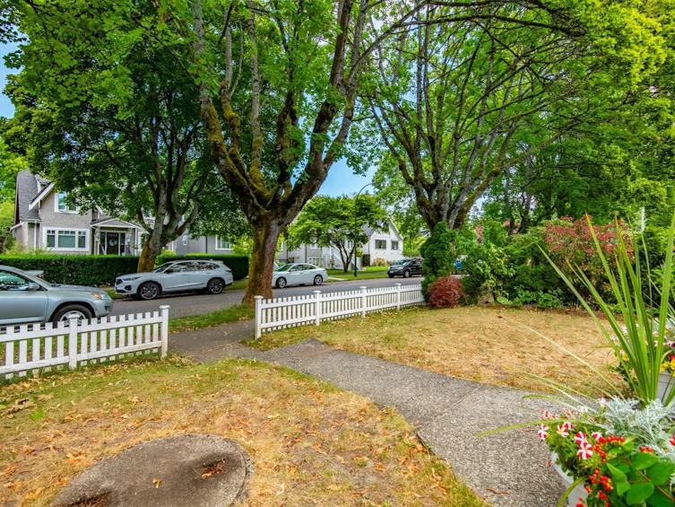 3346 W 11th Avenue, Vancouver, BC, V6R 2J8 - 2