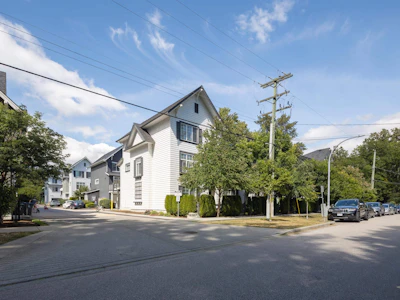 5-16357 15 Avenue - 3