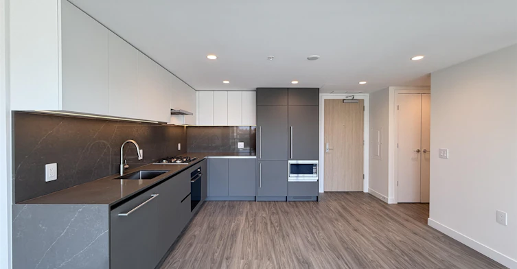 1507-2135 Springer Avenue, Burnaby, BC, V5B 0C1 - 3