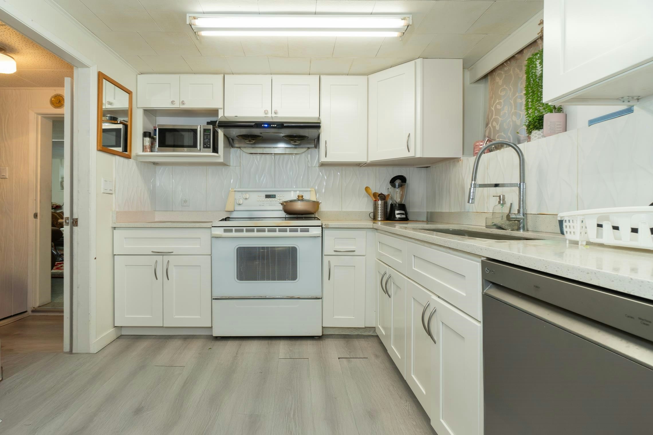 6407 Clinton Street, Burnaby, BC, V5E 1A3 - 21