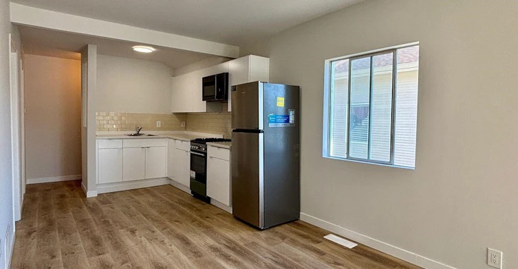 Front-217 Lebleu Street, Coquitlam, BC, V3K 4L7 - 4