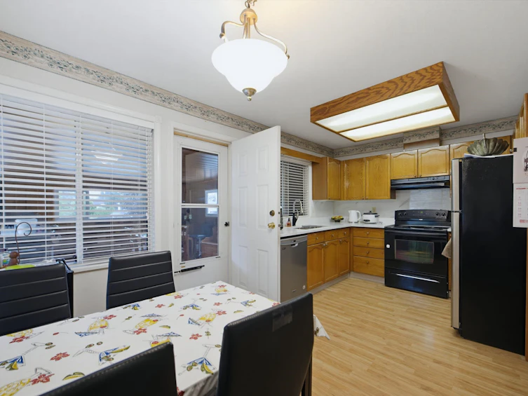 15299 93a Avenue, Surrey, BC, V3R 0E6 - 12