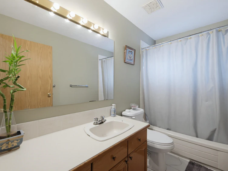 15299 93a Avenue, Surrey, BC, V3R 0E6 - 17