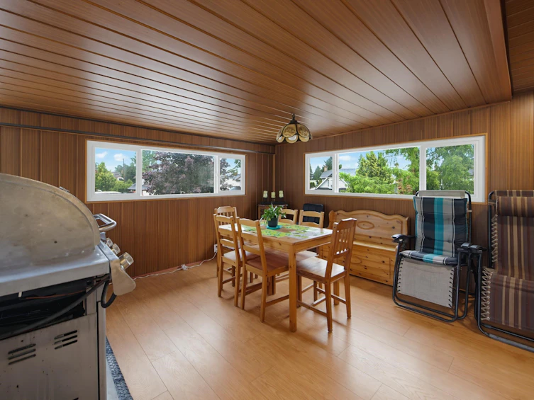 15299 93a Avenue, Surrey, BC, V3R 0E6 - 16