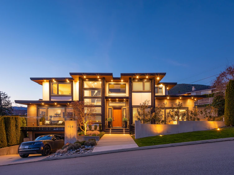 908 Beaconsfield Road, North Vancouver, BC, V7R 1S8