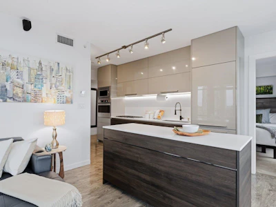 1106-2378 Alpha Avenue - 5