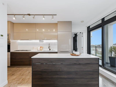 1106-2378 Alpha Avenue - 4