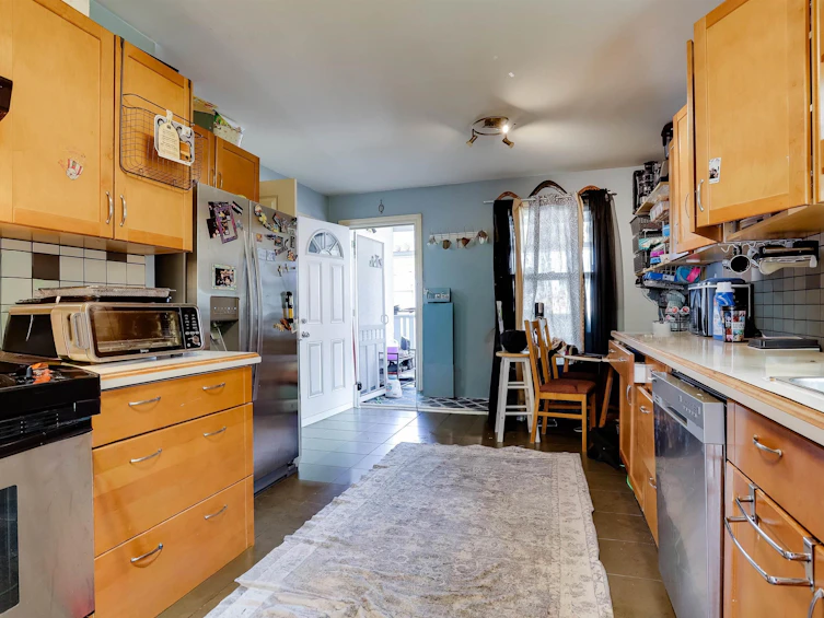 936 Nanaimo Street, Vancouver, BC, V5L 4S9 - 3