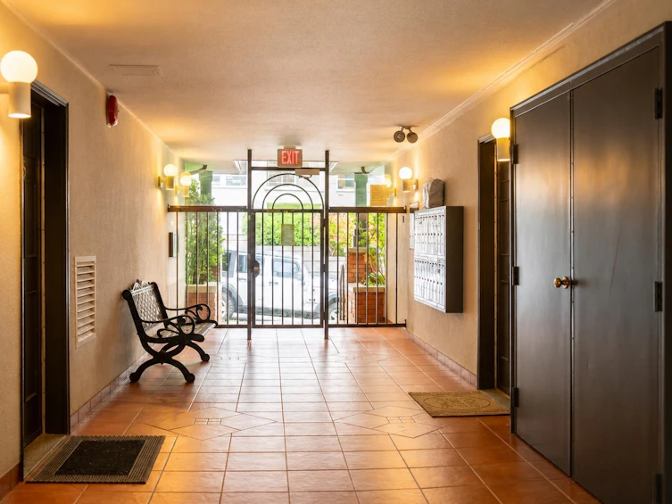 101-2412 Alder Street, Vancouver, BC, V6H 3Z4 - 17