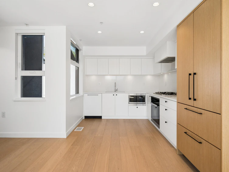 211-90 King Edward Avenue, Vancouver, BC, V5Y 0N6 - 4