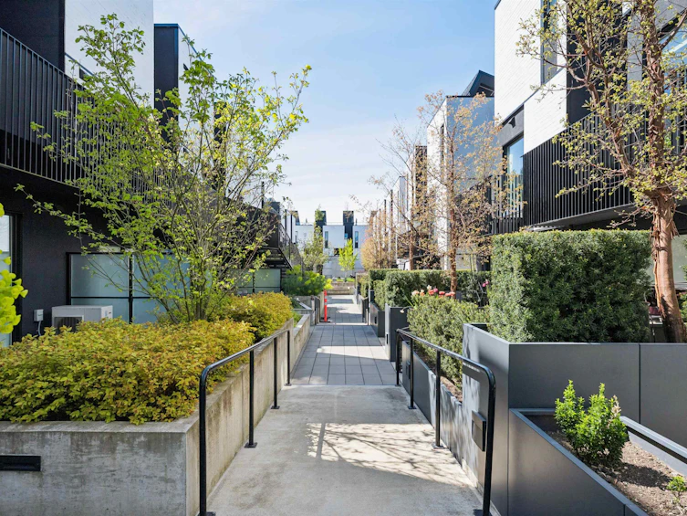 211-90 King Edward Avenue, Vancouver, BC, V5Y 0N6 - 10
