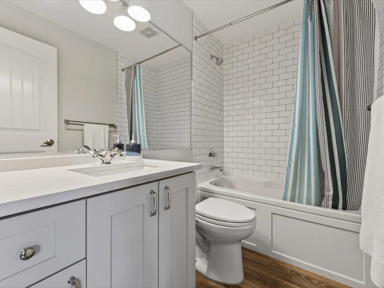 1528 E Pender Street, Vancouver, BC, V5L 1W1 - 32