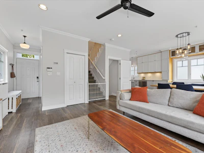 1528 E Pender Street - 3