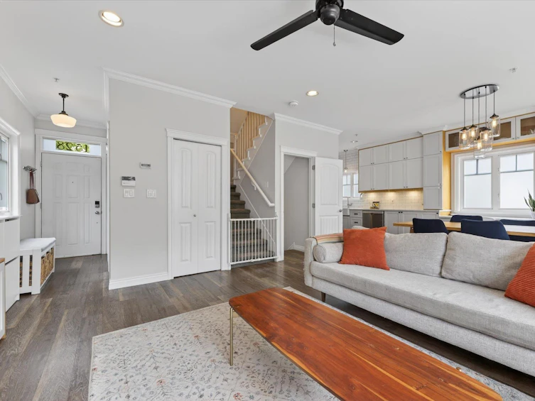 1528 E Pender Street, Vancouver, BC, V5L 1W1 - 3
