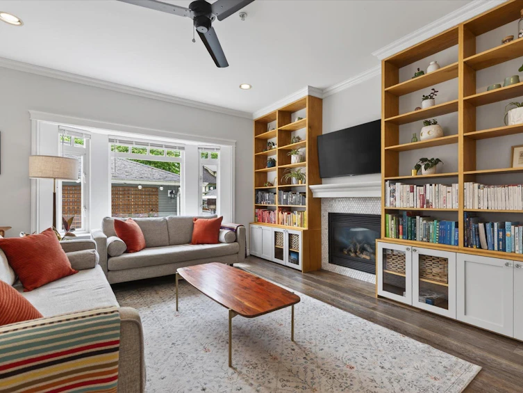 1528 E Pender Street, Vancouver, BC, V5L 1W1 - 2