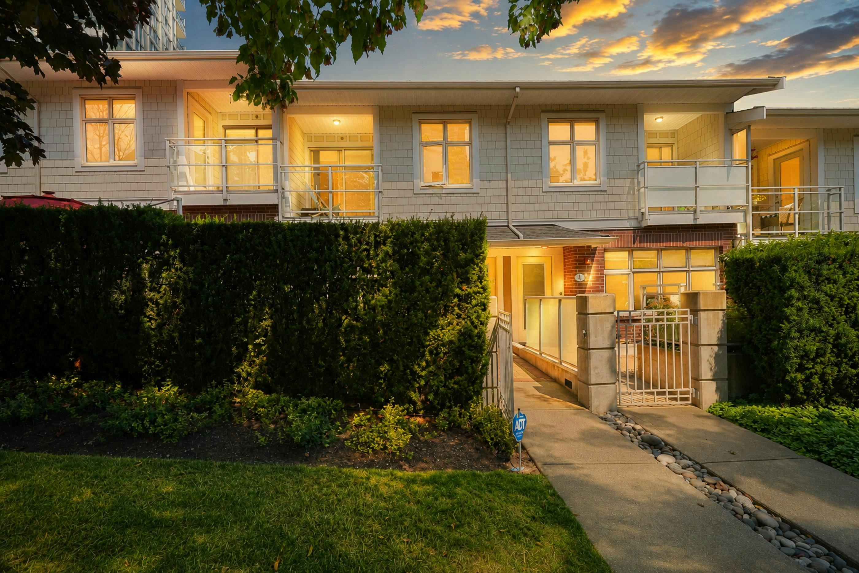 TH3-271 Francis Way, New Westminster, BC, V3L 0H2