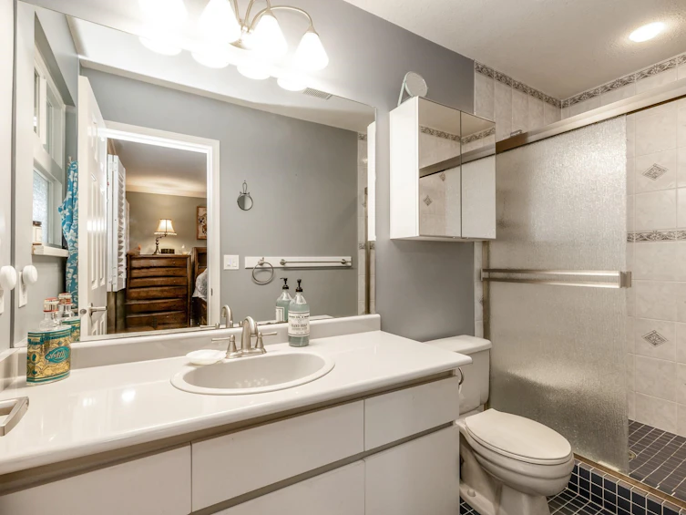 13251 82b Avenue, Surrey, BC, V3W 0P9 - 13