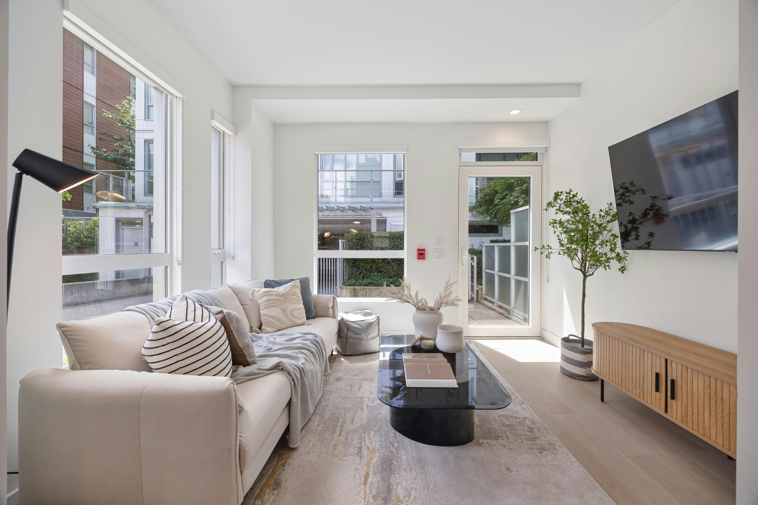 477 W King Edward Avenue, Vancouver, BC, V5Y 2J3