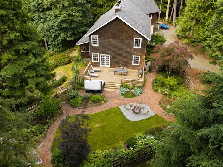 740 Minnows Lane, Bowen Island, BC, V0N 1G2 - 35