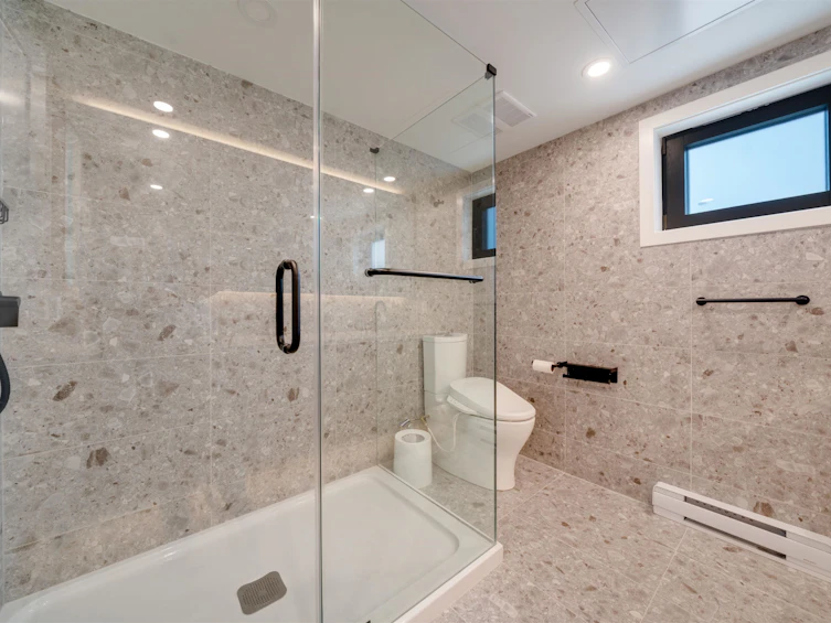 6292 Oak Street, Vancouver, BC, V6M 2W4 - 24