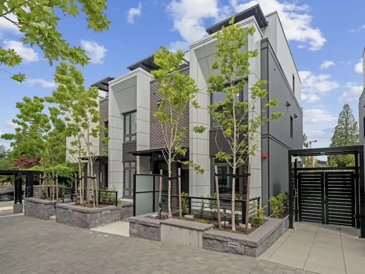 6292 Oak Street, Vancouver, BC, V6M 2W4